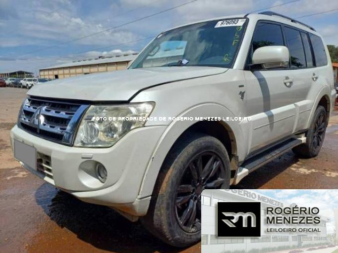 MITSUBISHI PAJERO FULL 12/13