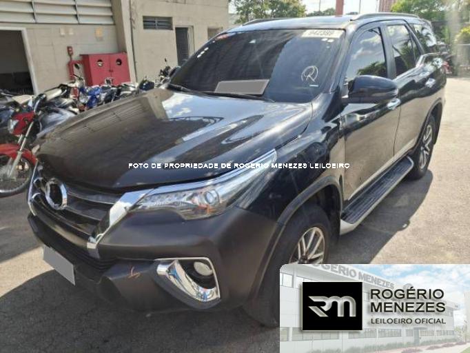 TOYOTA HILUX SW4 22/22