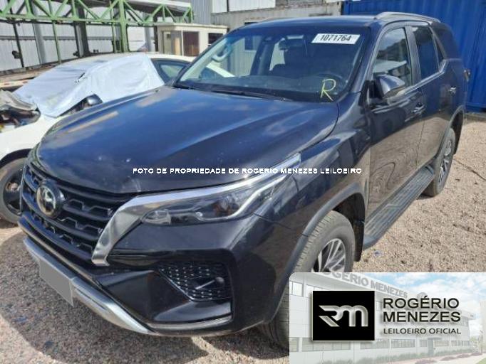 TOYOTA HILUX SW4 21/22 TOYOTA HILUX SW4 21/22