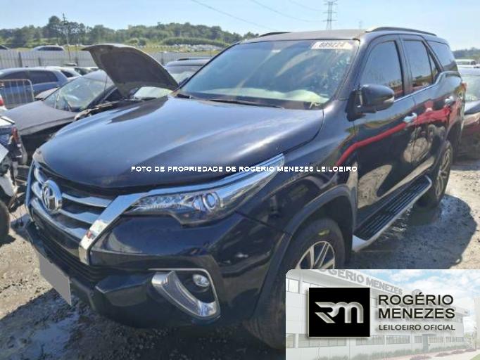 TOYOTA HILUX SW4 20/20 TOYOTA HILUX SW4 20/20