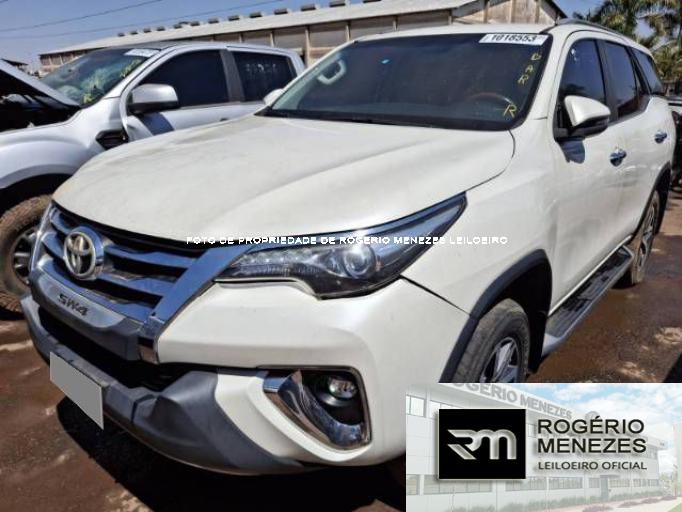 TOYOTA HILUX SW4 18/19 TOYOTA HILUX SW4 18/19