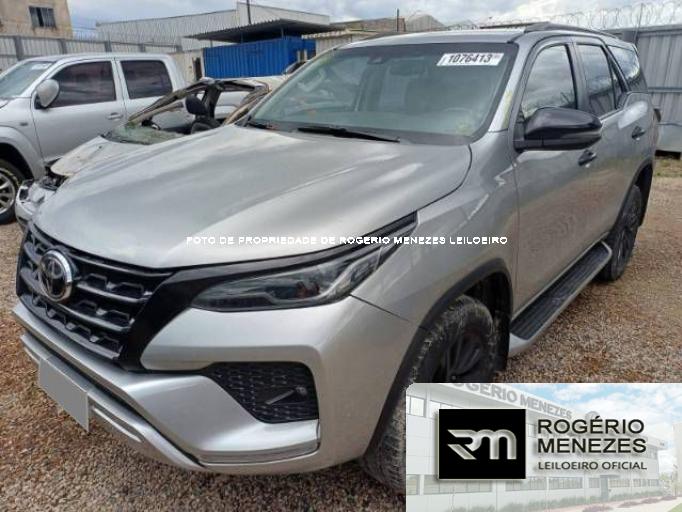 TOYOTA HILUX SW4 21/21