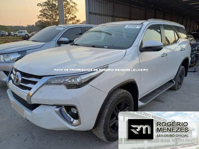 TOYOTA HILUX SW4 20/21 TOYOTA HILUX SW4 20/21